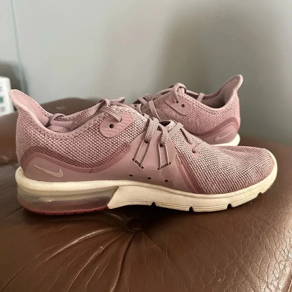 NIKE Air Max Sequent 3 Elemental Rose 2018 SIZE 9.5 - Picture 1 of 8